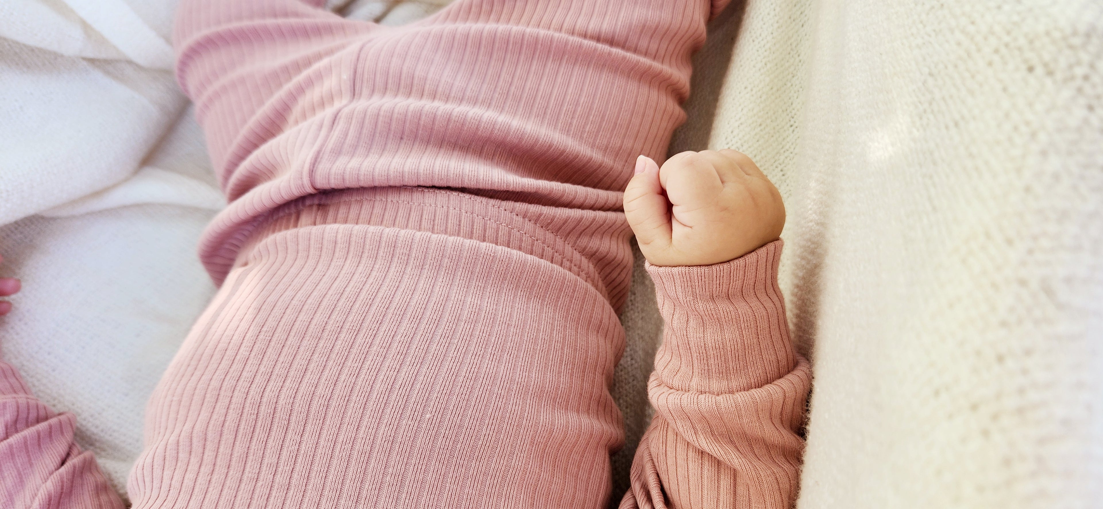 Organic Cotton Two-Piece Baby Outfit, Rose | ba.be.O Canada