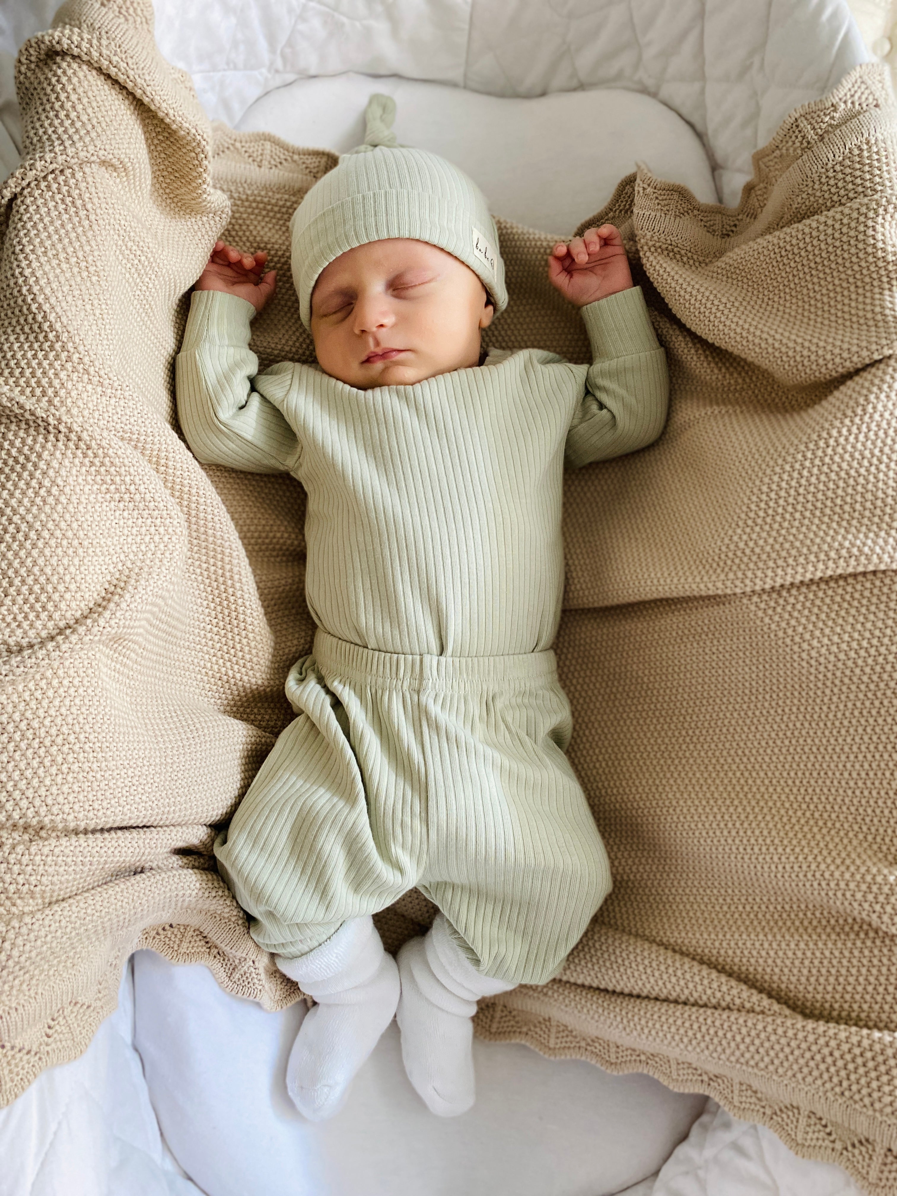 Organic Cotton Two-Piece Baby Outfit, Light Sage | ba.be.O Canada