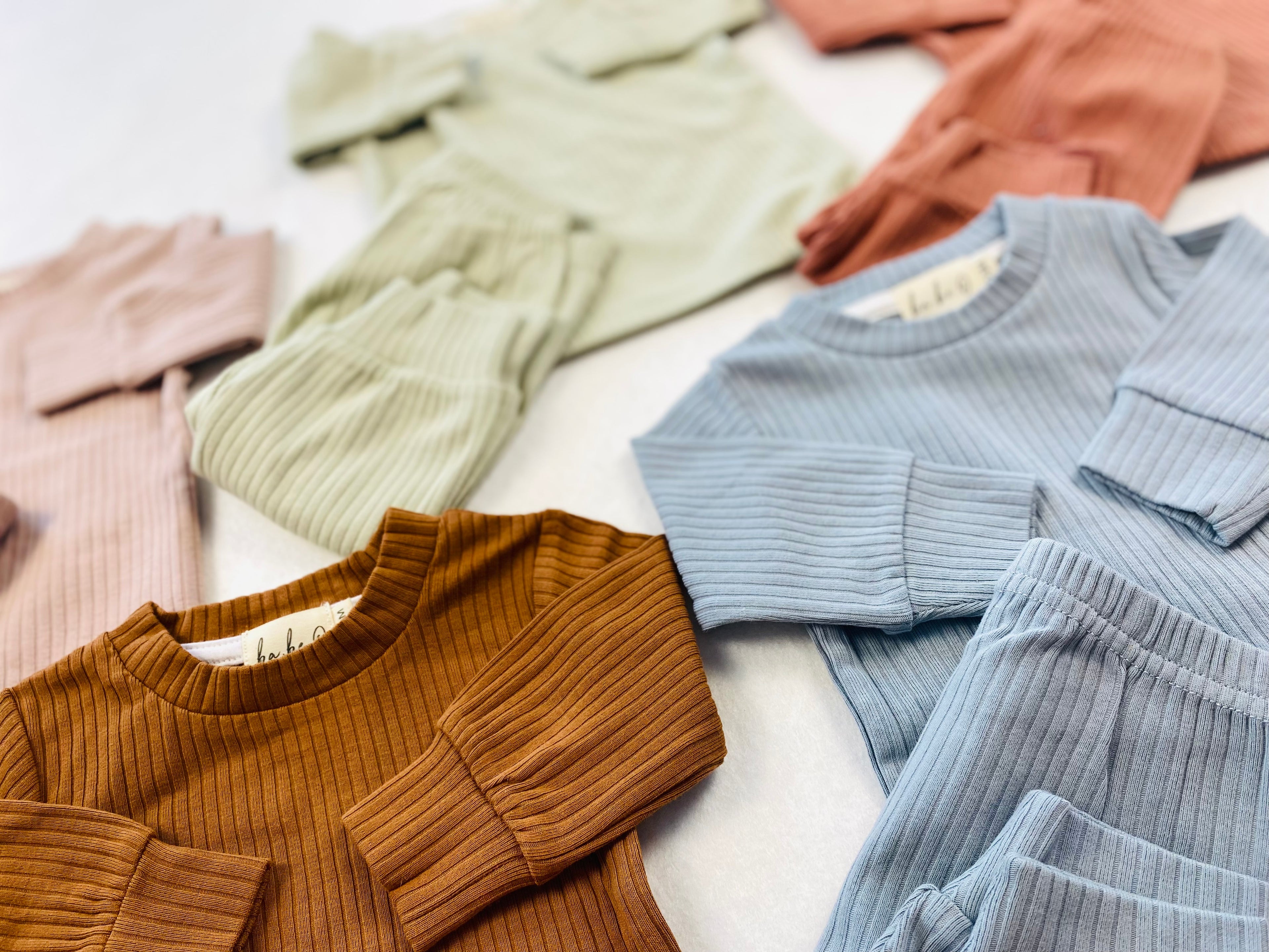 Organic Cotton Two-Piece Baby Outfit, Rust | ba.be.O Canada