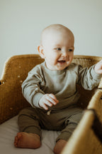 Sage organic cotton baby sweatsuit Canada; Toddler sweatsuit Sage organic cotton ba.be.O; Cozy Sage sweatsuit for babies and toddlers Canada