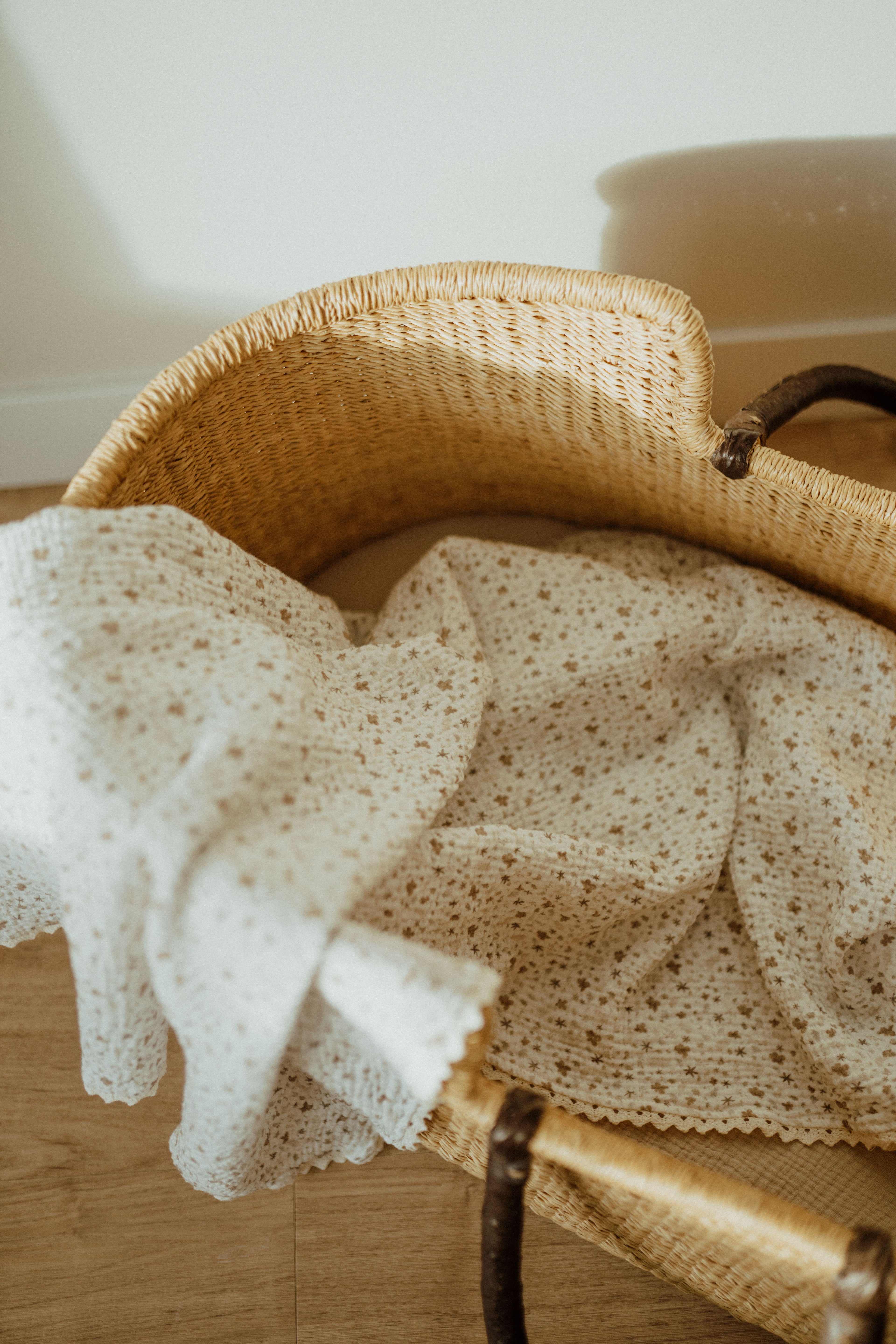 * Exclusive Print - Organic Cotton Muslin Swaddle – Floral | ba.be.O Canada