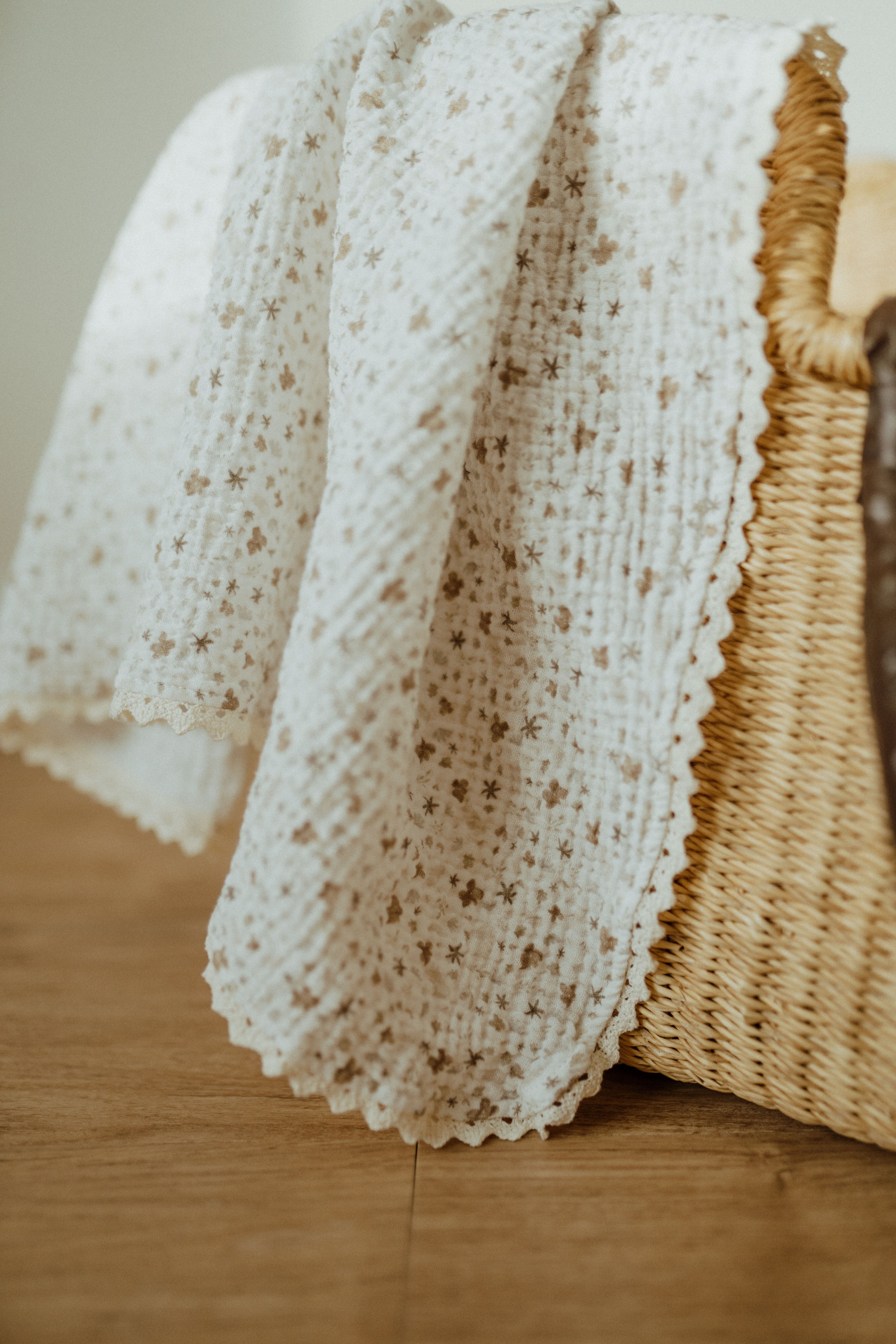 * Exclusive Print - Organic Cotton Muslin Swaddle – Floral | ba.be.O Canada